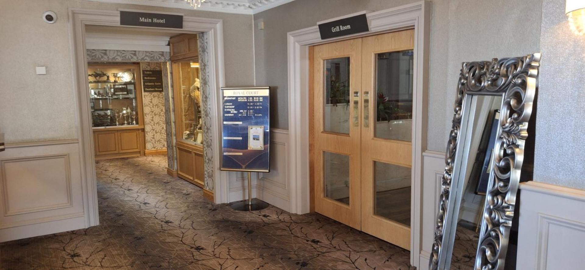 Royal Court Hotel Portrush Dış mekan fotoğraf